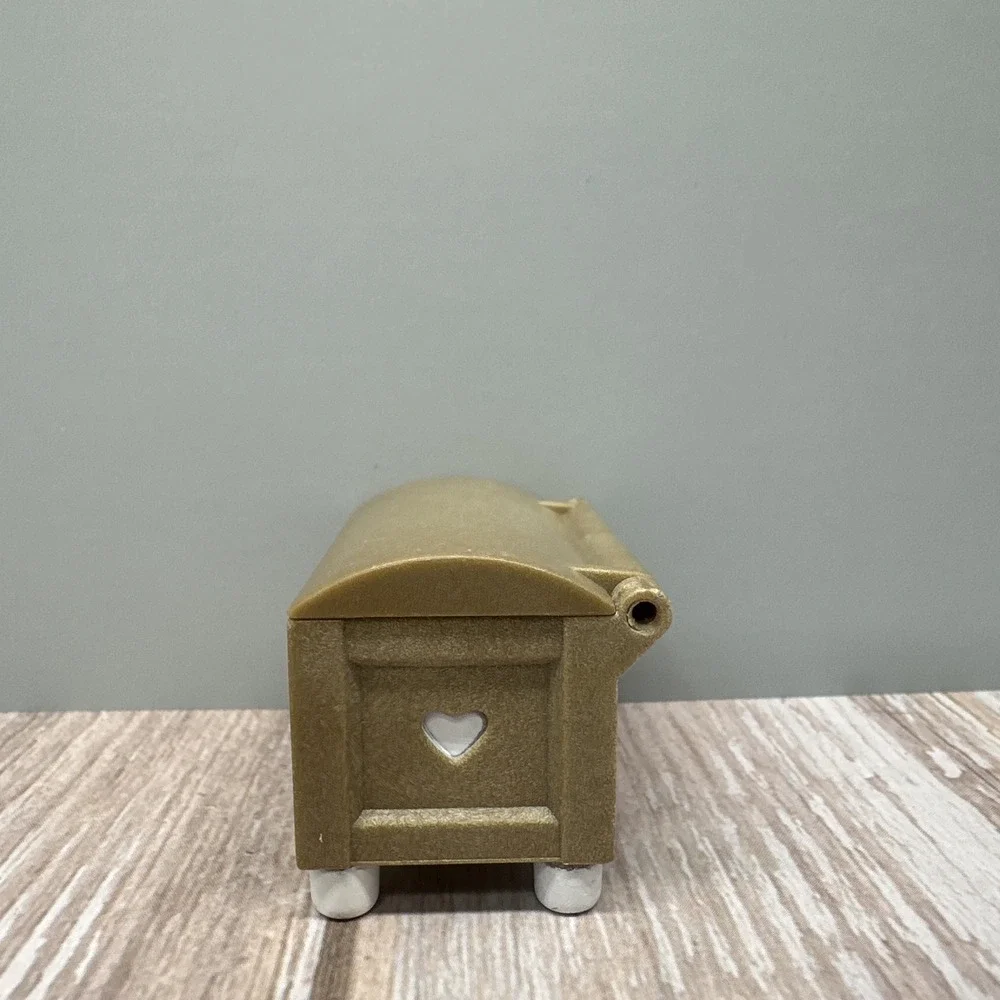 Vintage Sylvanian Families (Calico Critters) Trunk 